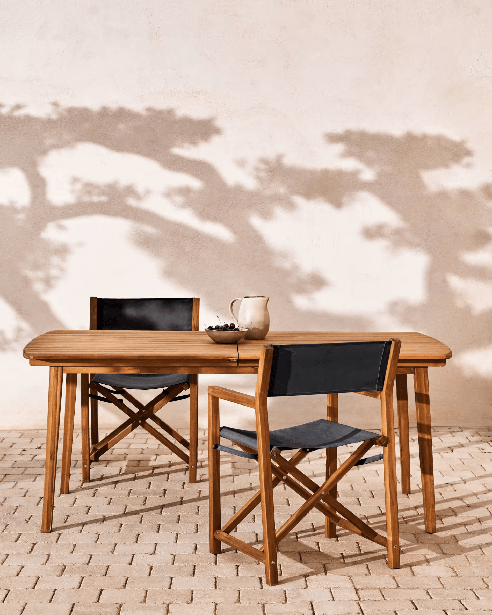 Stół rozkładany ogrodowy THIANNA lite drewno akacjowe La Forma    Eye on Design