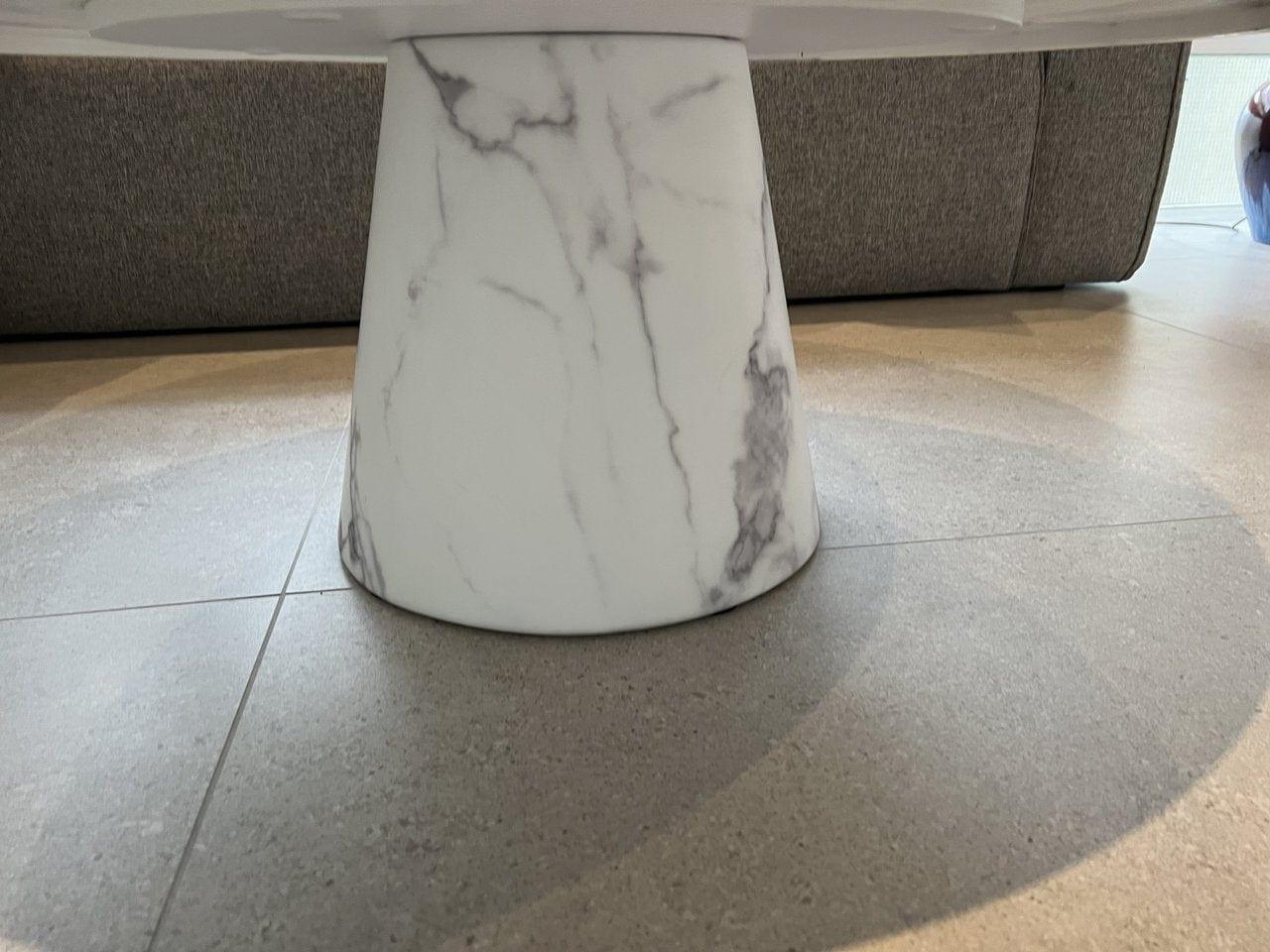 Stolik kawowy DISC MARBLE LOOK biały Pols Potten    Eye on Design