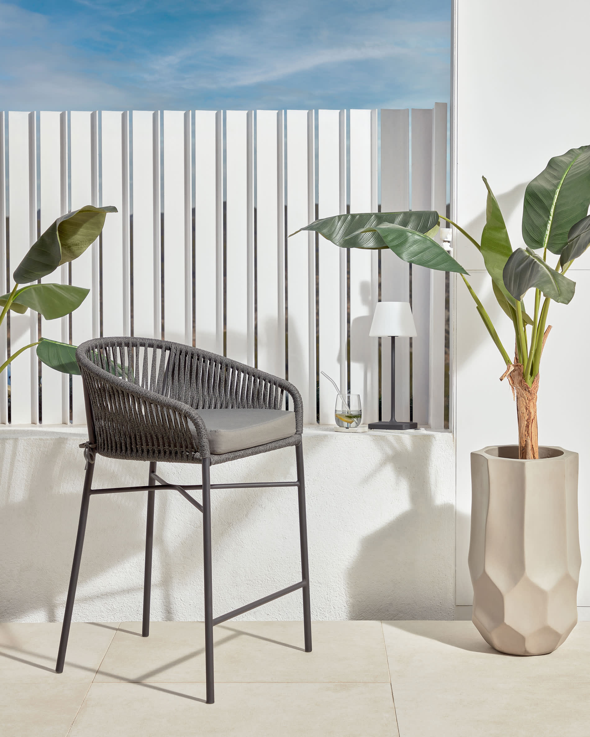 Krzesło barowe ogrodowe YANET czarny La Forma    Eye on Design