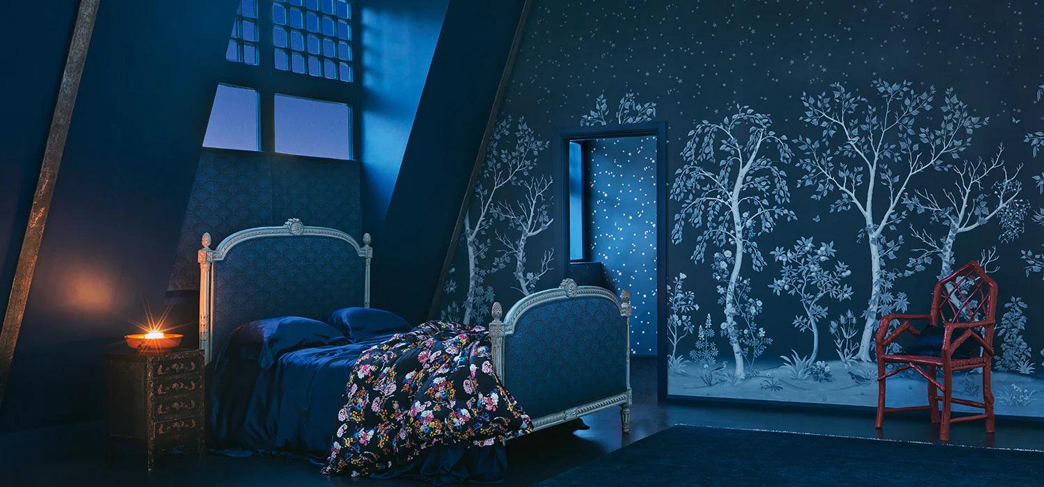 Tapeta THE GARDENS - Seasonal Woods granatowy Cole & Son    Eye on Design