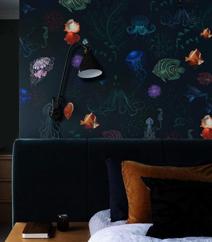 Tapeta UNDERWATER WORLD ciemnoniebieski Wallcolors    Eye on Design