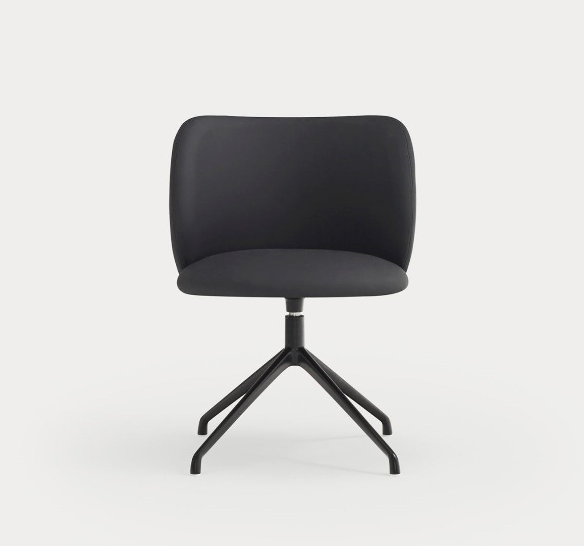 Krzesło obrotowe MOGI czarna ekoskóra z czarną podstawą Teulat    Eye on Design