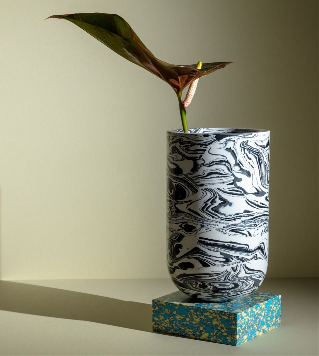 Vase Swirl Black and white marble with a turquoise base [Julia] [Amelia SPR]