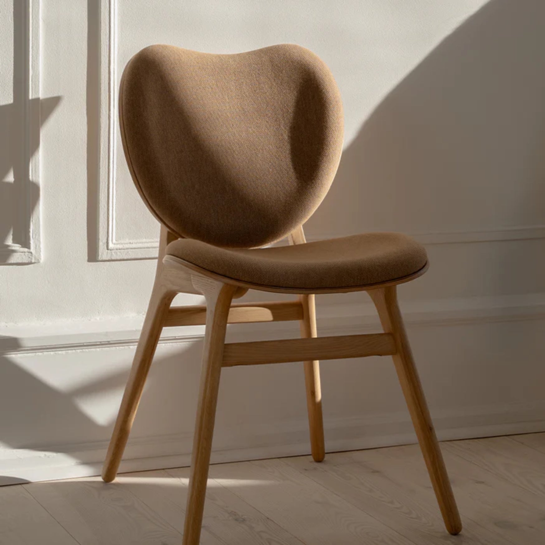 CONVERSATION chair brown with oak base