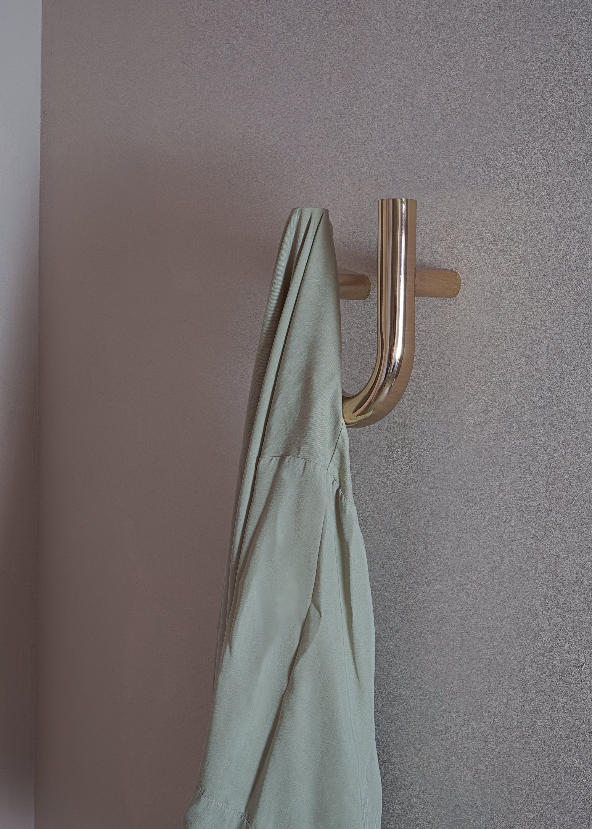 UNE chrome wall hanger