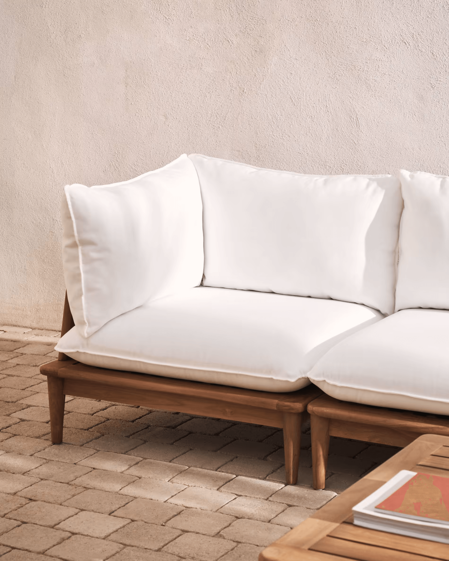 Zestaw ogrodowy z sofą PORTITXOL lite drewno tekowe La Forma    Eye on Design