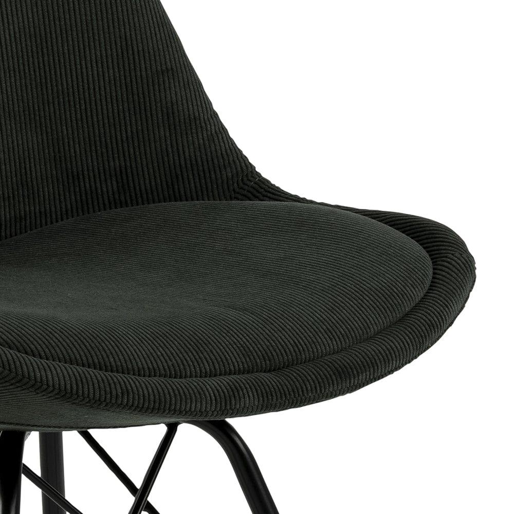 Krzesło NILS ciemnozielony sztruksowy z czarną podstawą Actona    Eye on Design