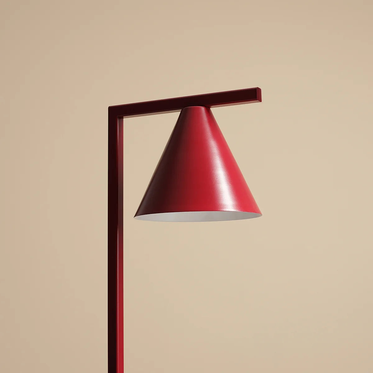 Lampa biurkowa FORM czerwony Artera    Eye on Design
