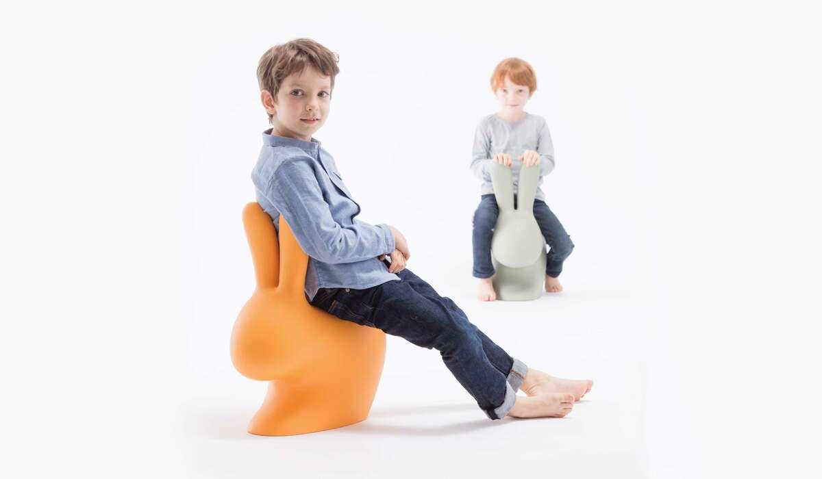 Krzesło RABBIT BABY pomarańczowy Qeeboo    Eye on Design