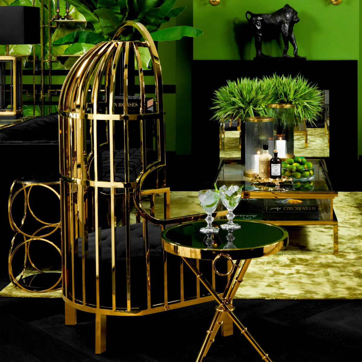 Fotel aksamitny BORA BORA czarny ze złotym wykończeniem Eichholtz    Eye on Design