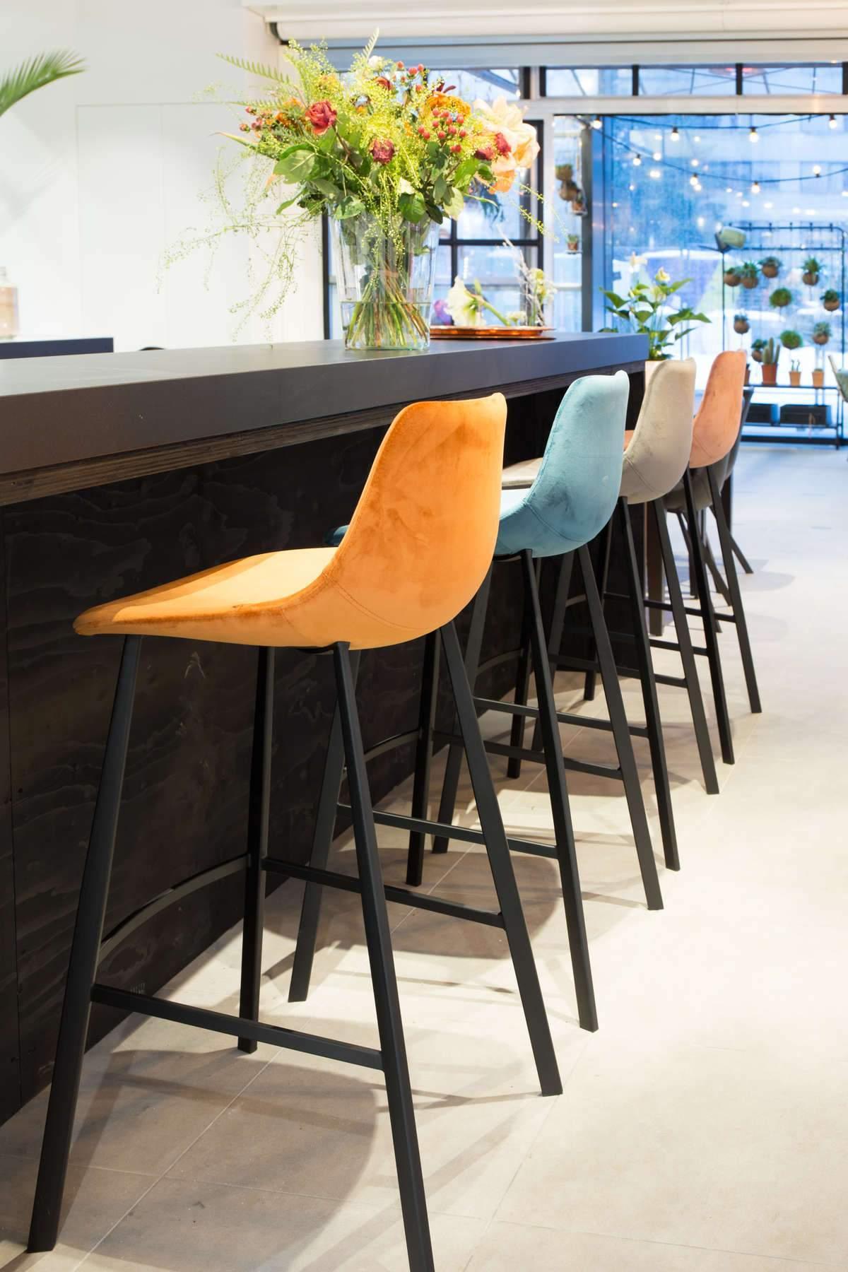 Krzesło barowe FRANKY pomarańczowe Dutchbone    Eye on Design