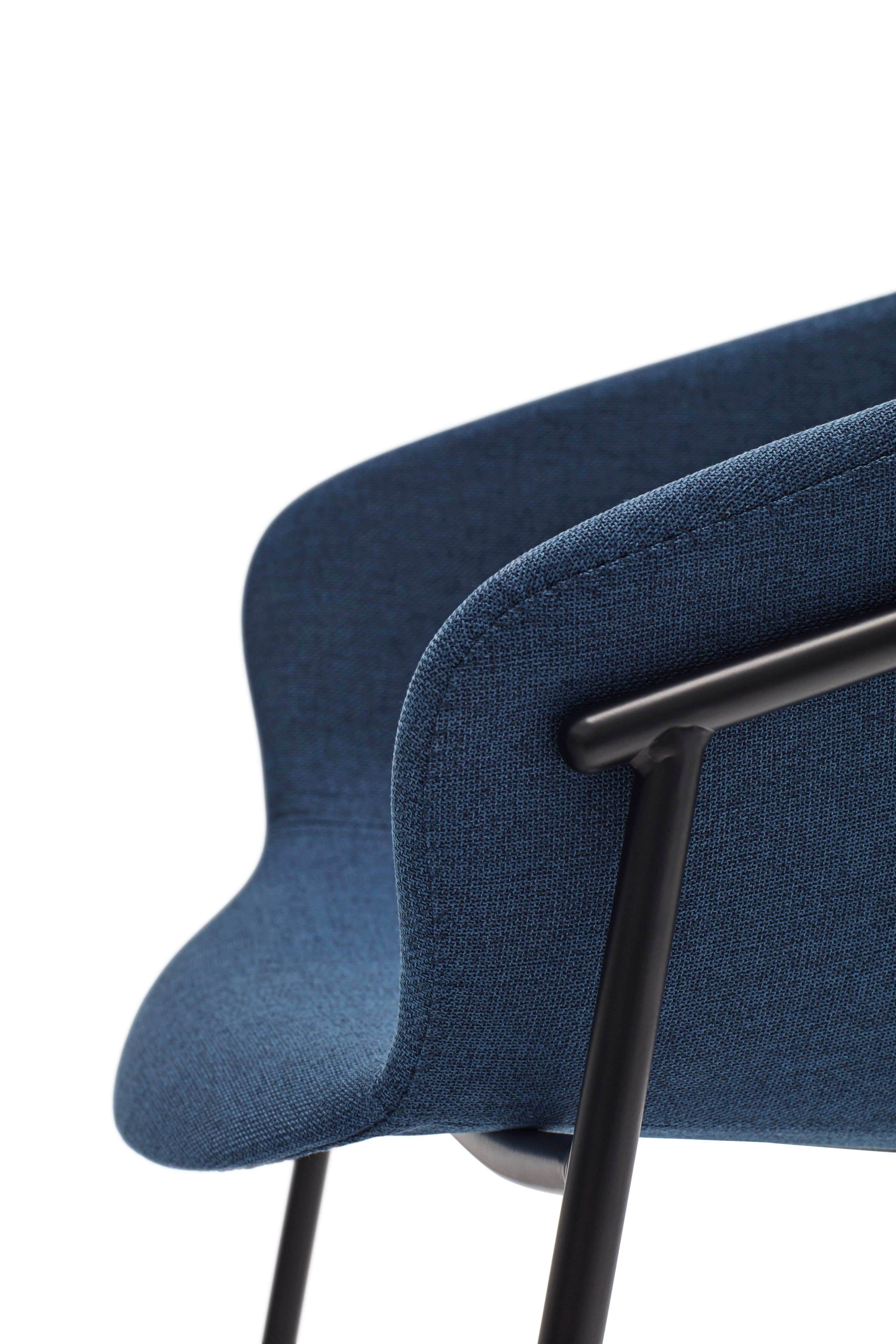 Krzesło HUG ciemnoniebieski, Teulat, Eye on Design