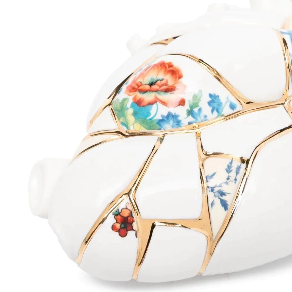 Wazon KINTSUGI LOVE IN BLOOM porcelanowy Seletti    Eye on Design