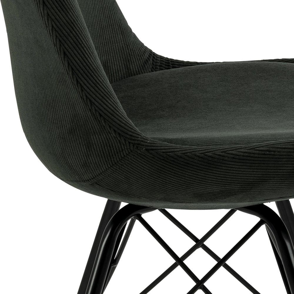 Krzesło NILS ciemnozielony sztruksowy z czarną podstawą Actona    Eye on Design