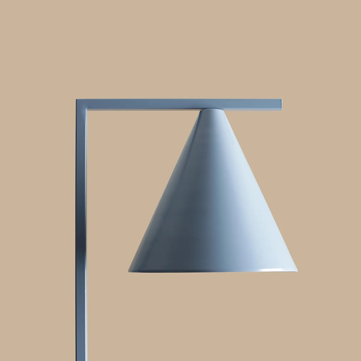 Lampa stojąca FORM niebieski Artera    Eye on Design