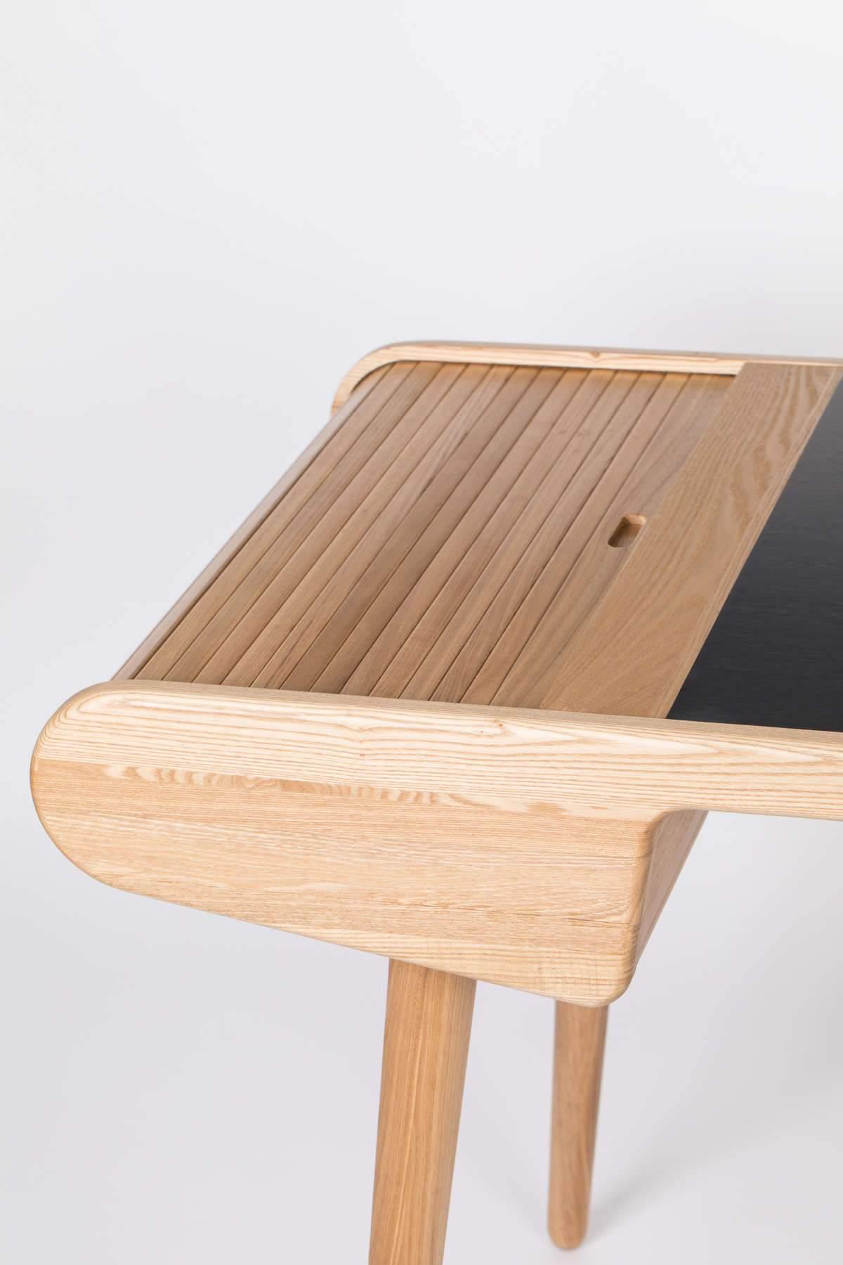 Biurko BARBIER drewniany z czarnym wykończeniem Zuiver    Eye on Design