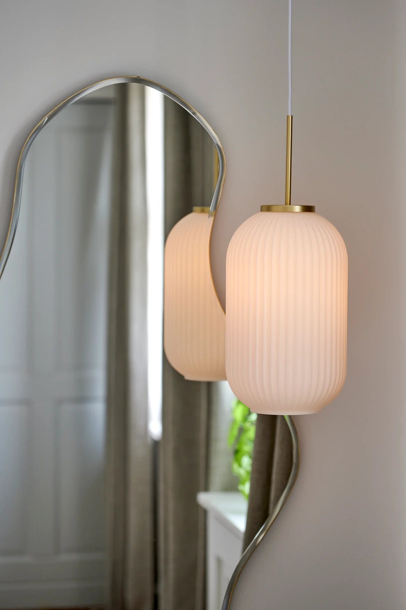 Lampa wisząca MILFORD szkło ze złotym wykończeniem Nordlux    Eye on Design