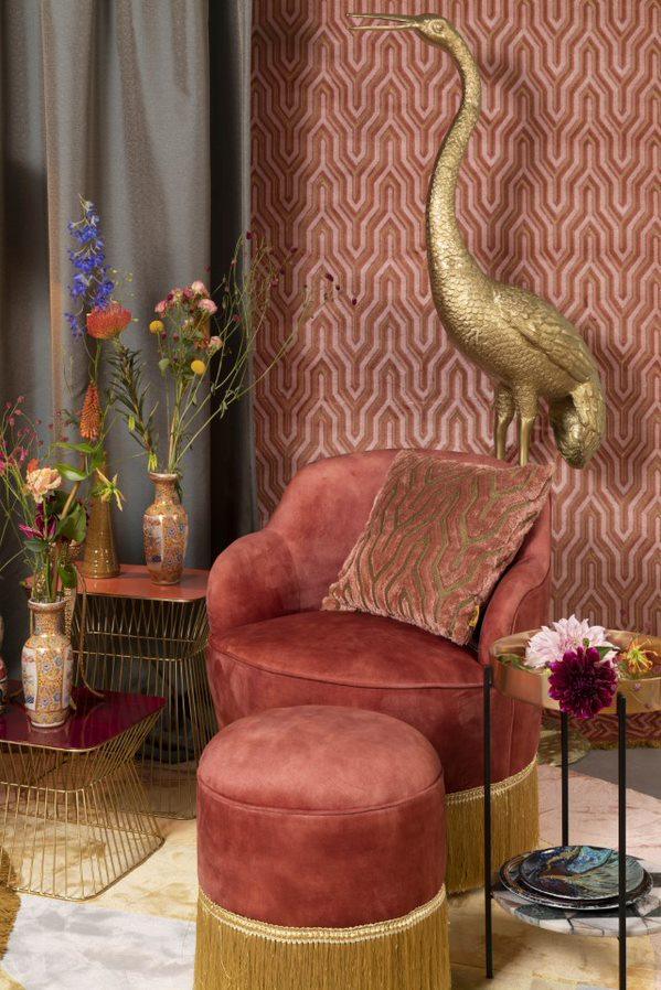 Kieruj się stylem retro z salonów w stylu vintage dzięki krzesłu do salonu Bold Monkey Fringe Me Up w kolorze starego różu. W prawdziwym stylu Bold Monkey, jest to element, który wymaga uwagi, ale gustownie.