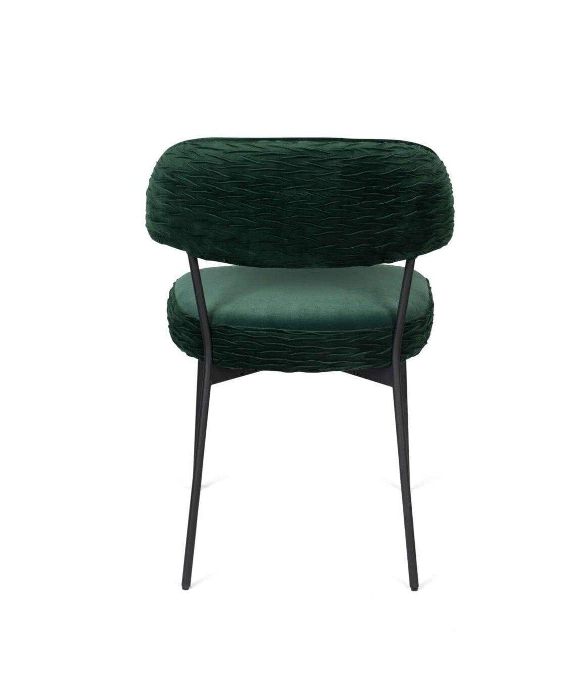 Przedstawiamy krzesło do jadalni, w której nie powinno zabraknąć krzeseł do jadalni: nasze krzesło Bold Monkey The Winner Takes It All. Prosty, modernistyczny projekt został tu wykonany w wyrazistej gamie odcieni: śmiało wybieraj spośród tych oszałamiających kolorów.