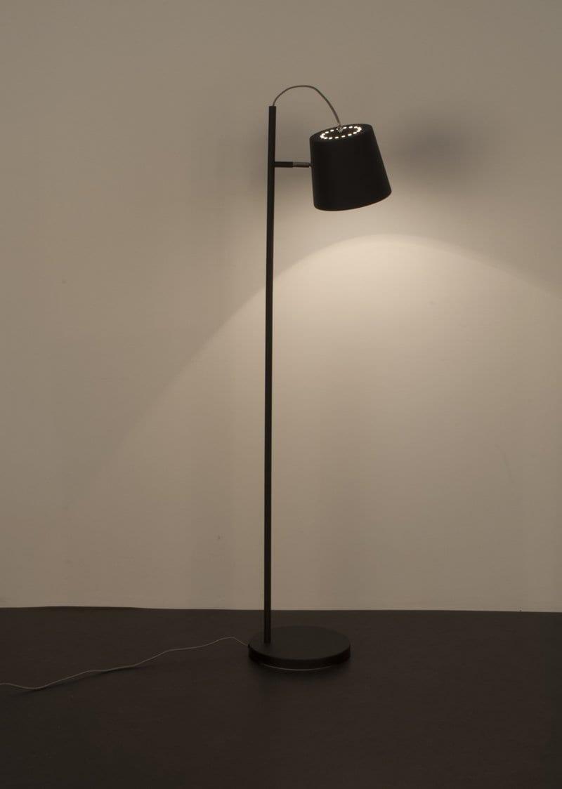 Lampa podłogowa BUCKLE HEAD czarny Zuiver    Eye on Design
