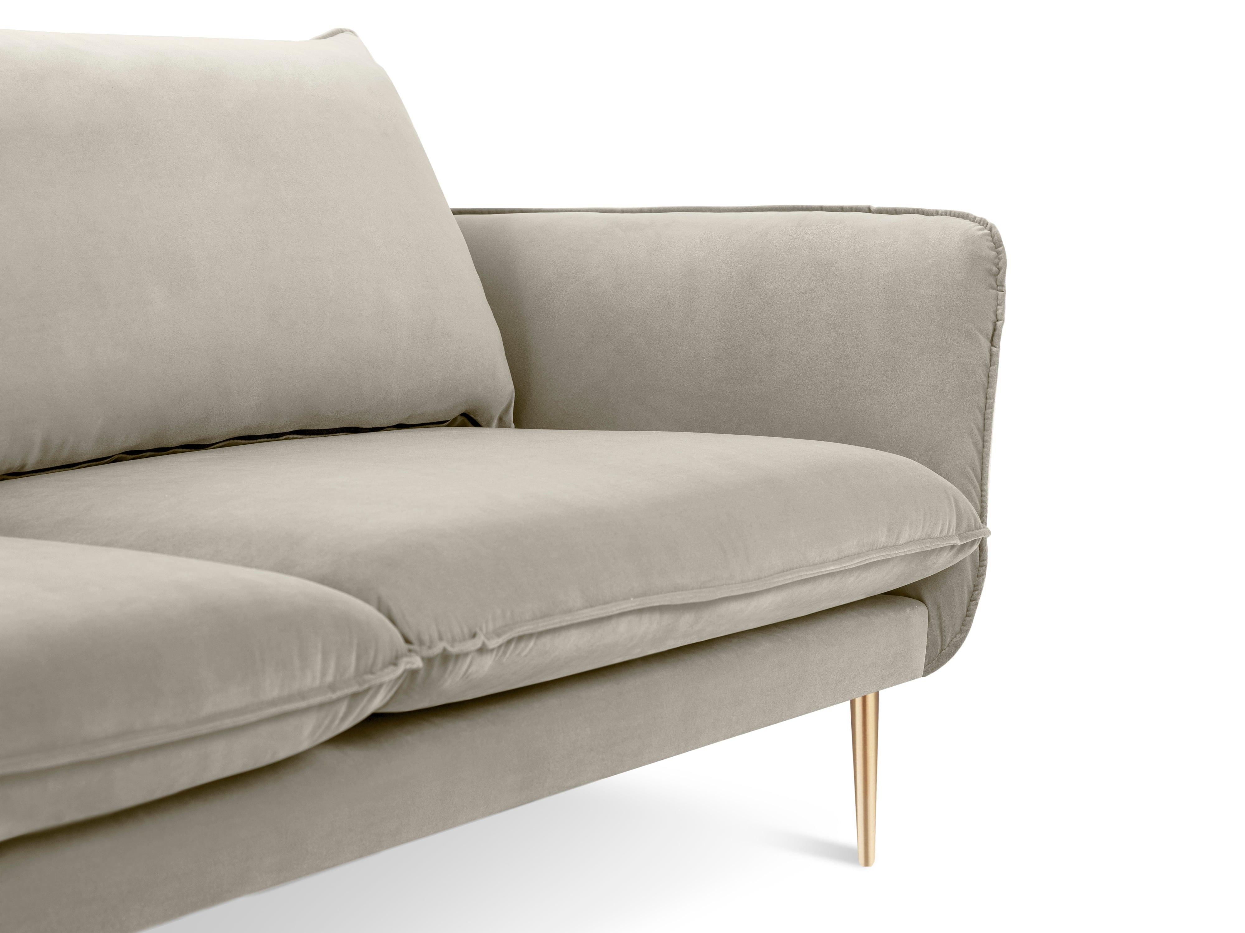 Sofa aksamitna 2-osobowa VIENNA beżowy ze złotą podstawą Cosmopolitan Design    Eye on Design