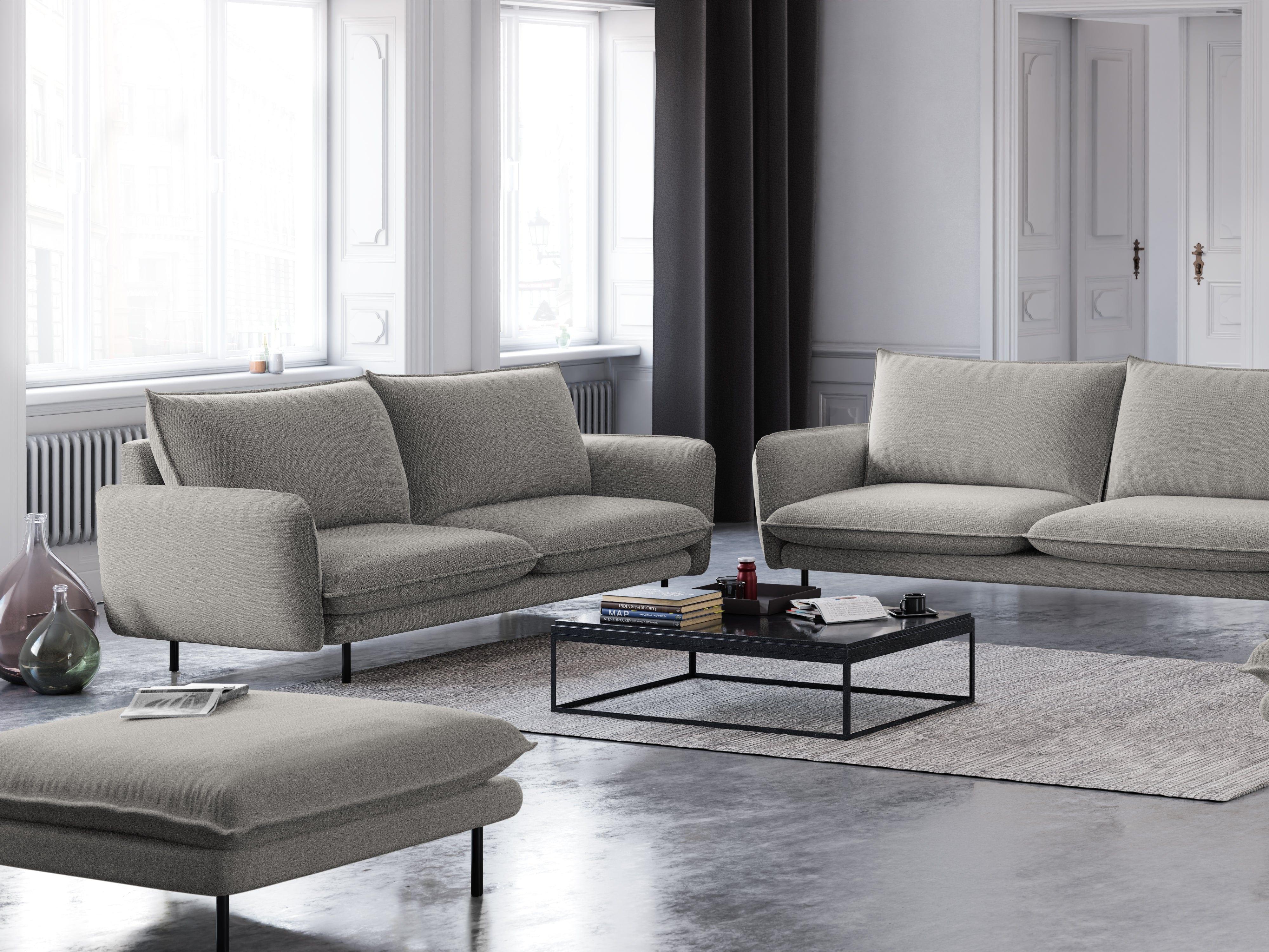 Sofa 2-osobowa VIENNA jasnoszary z czarną podstawą Cosmopolitan Design    Eye on Design