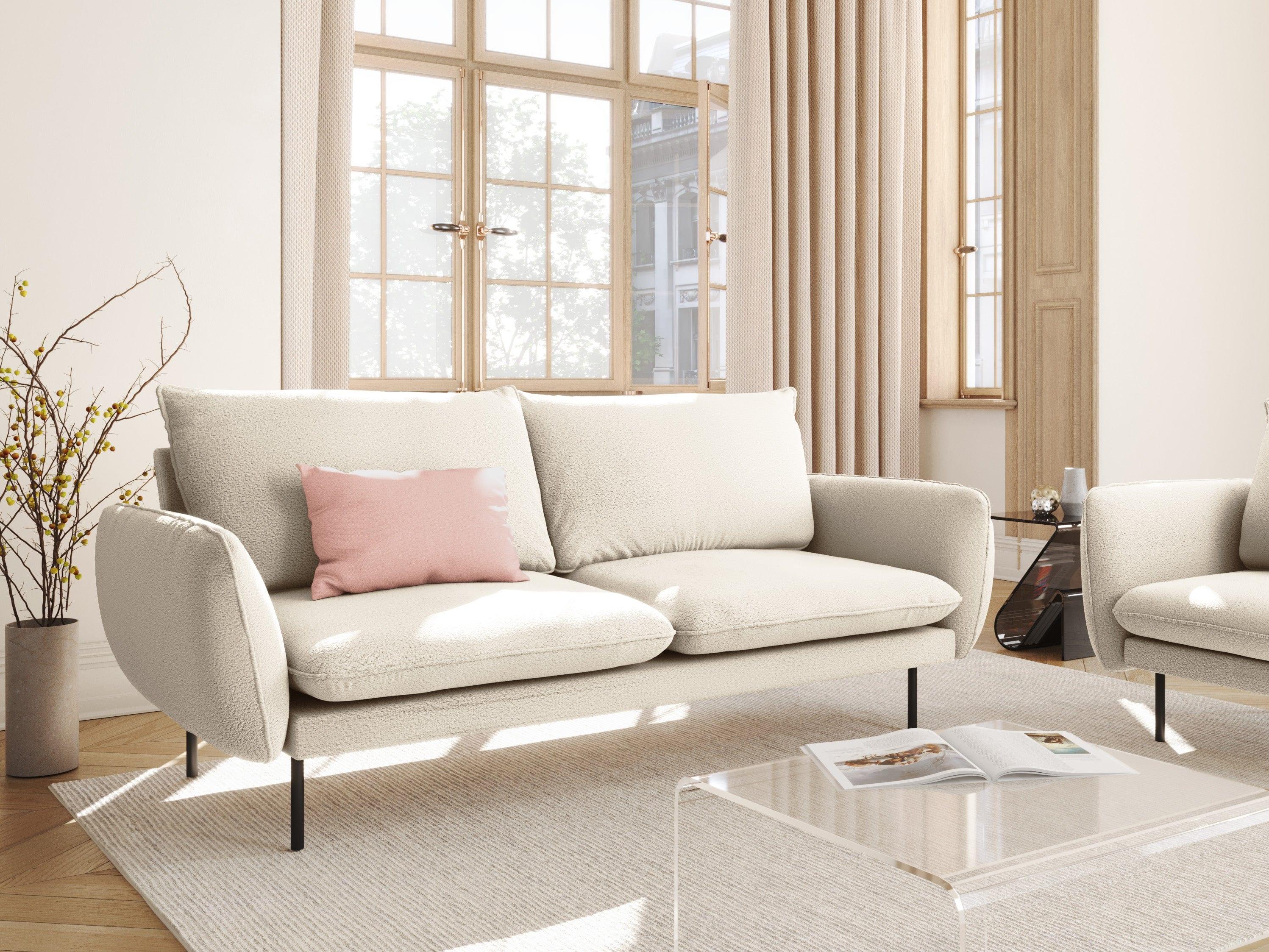 Sofa w tkaninie boucle 3-osobowa VIENNA beżowy z czarną podstawą, Cosmopolitan Design, Eye on Design