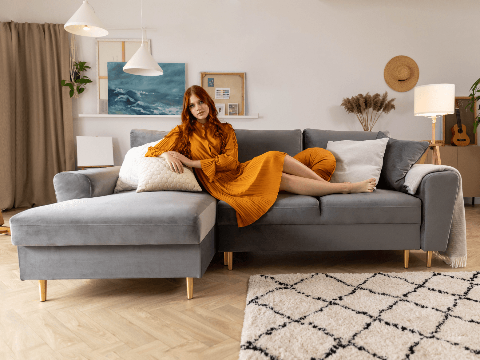 aksamitna sofa do wnętrza glamour 