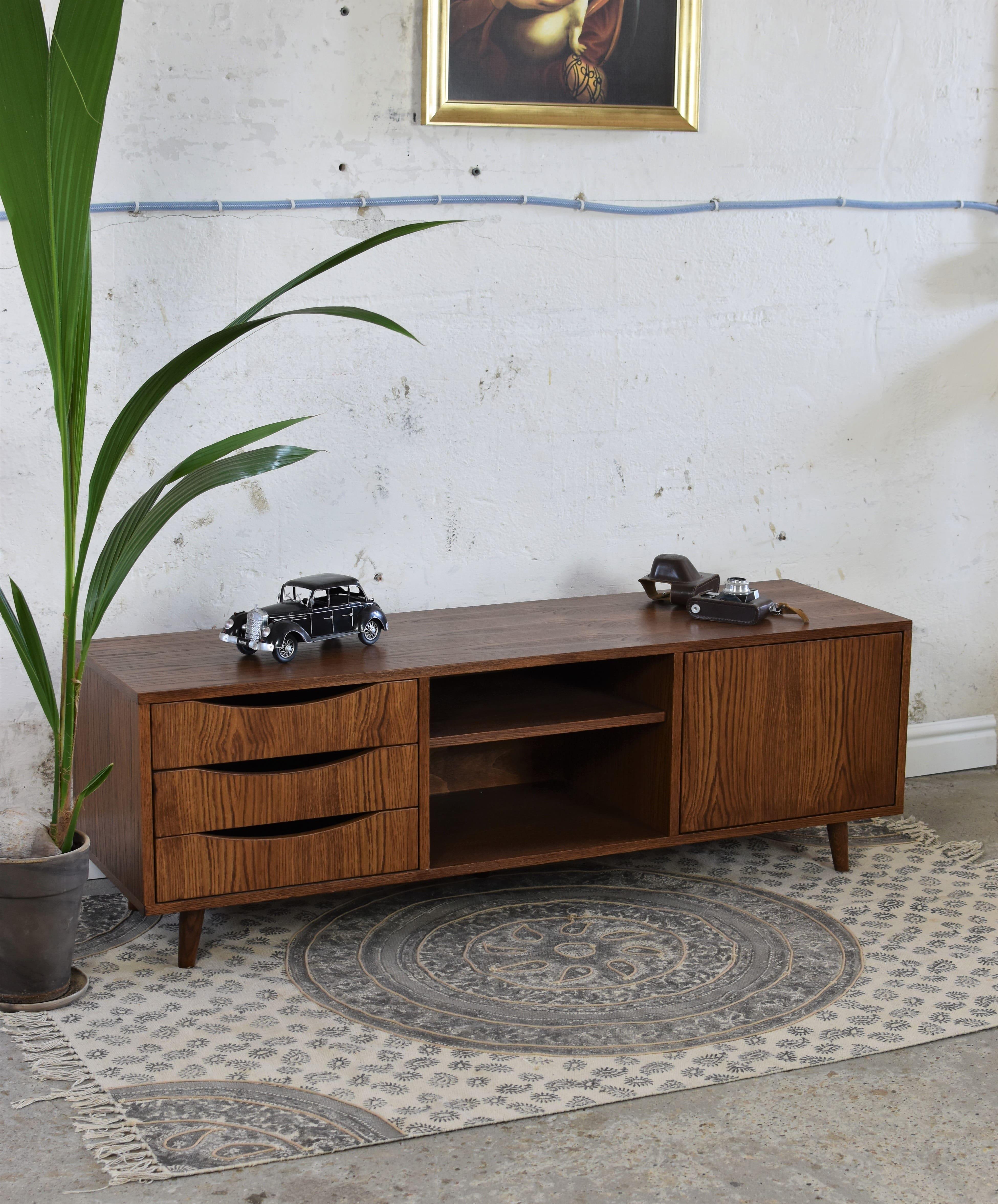 Szafka RTV LOTV CLASSY LOW drewniany, Pastform, Eye on Design