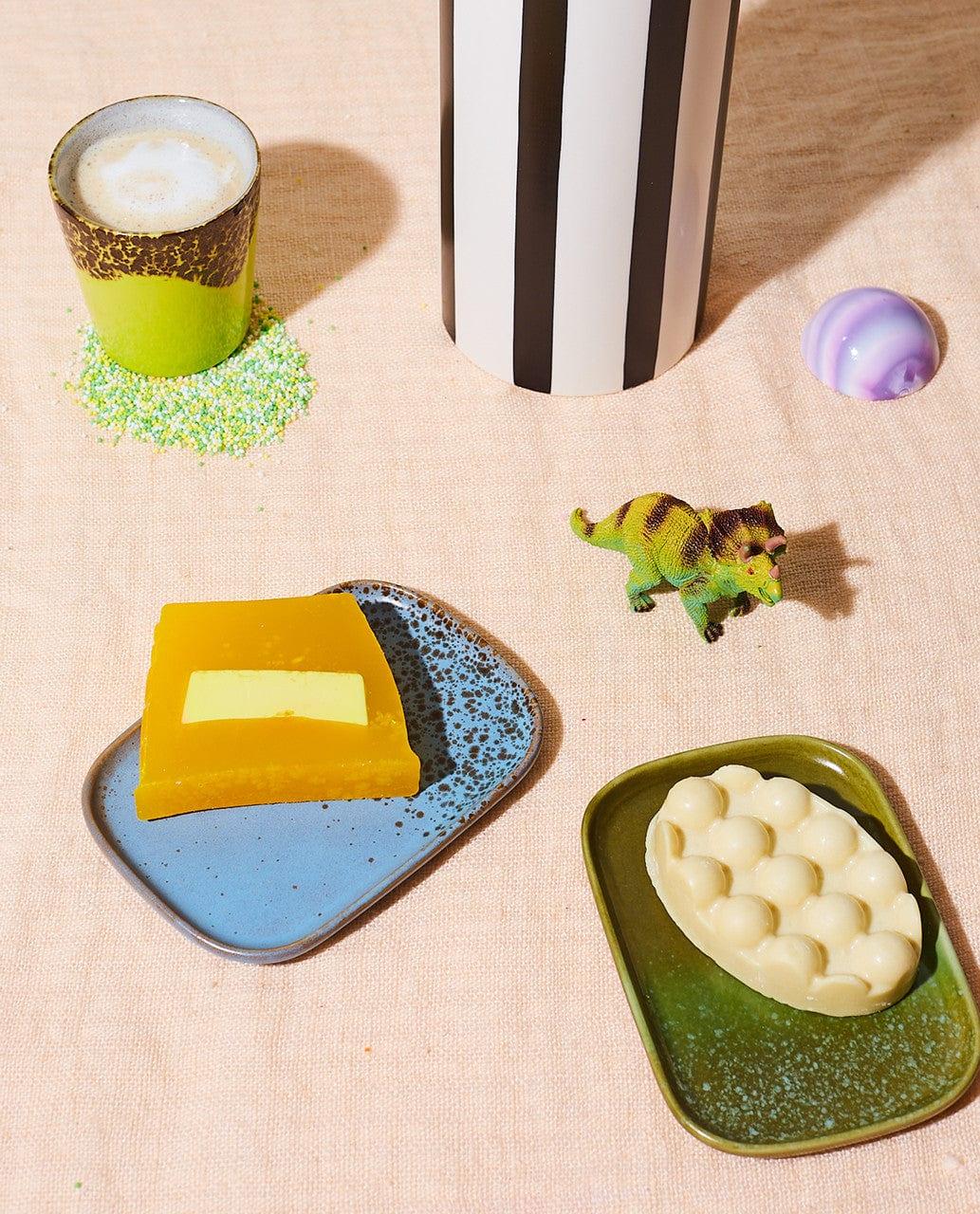 Dwie małe tace ceramiczne 70's aries, HKliving, Eye on Design