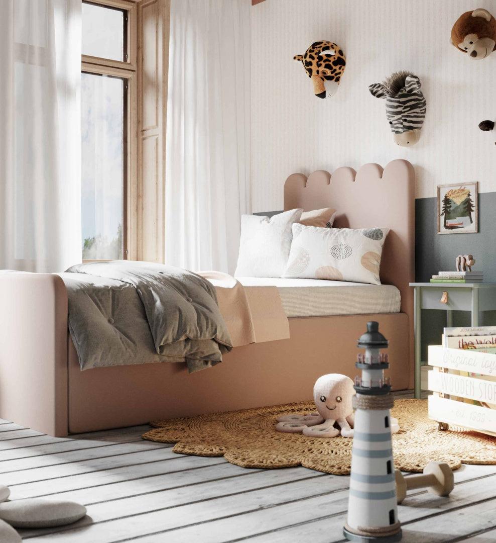 Łóżko tapicerowane POPPI różowy Happy Barok    Eye on Design