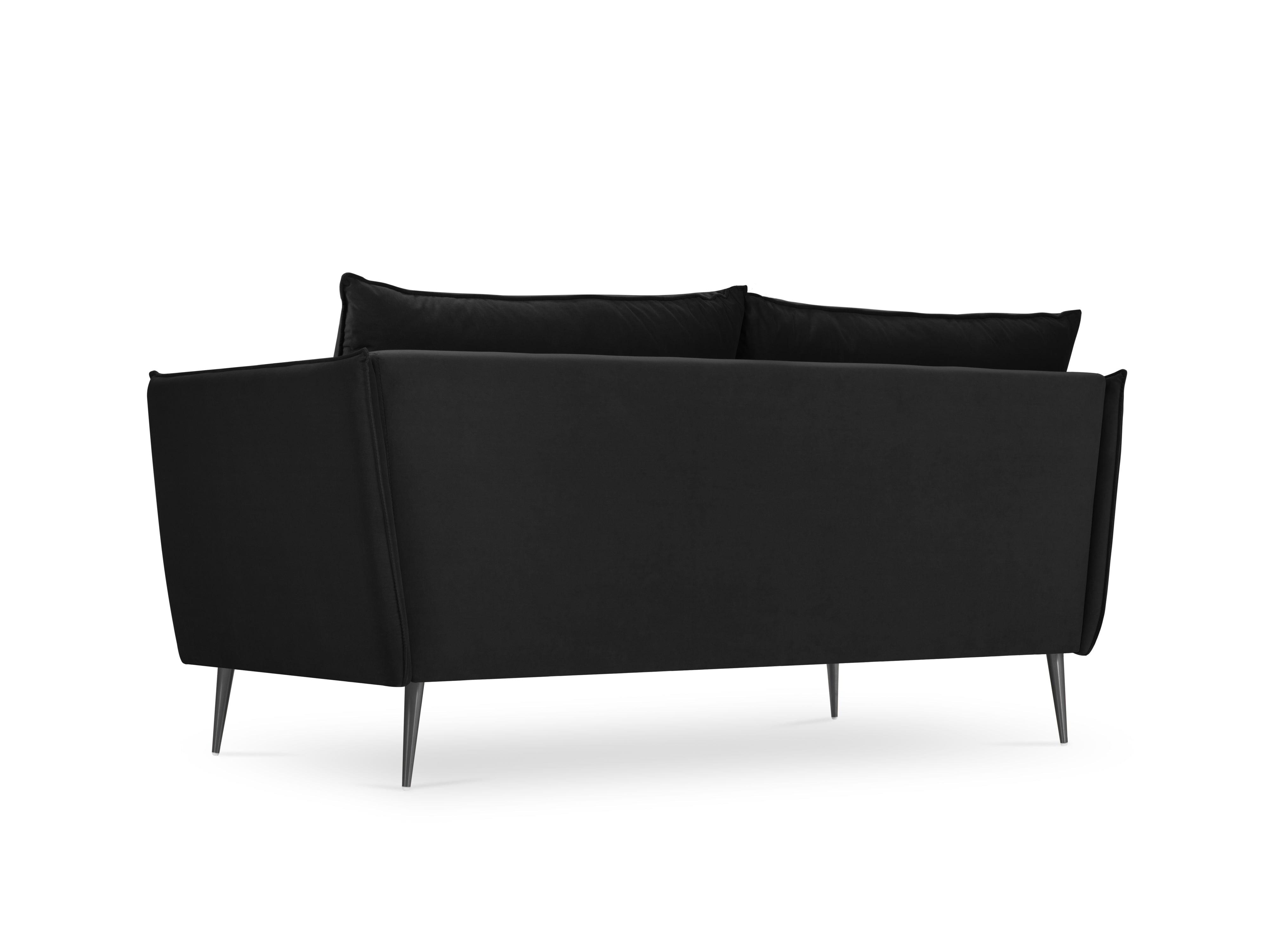 czarna sofa z czarną podstawą 