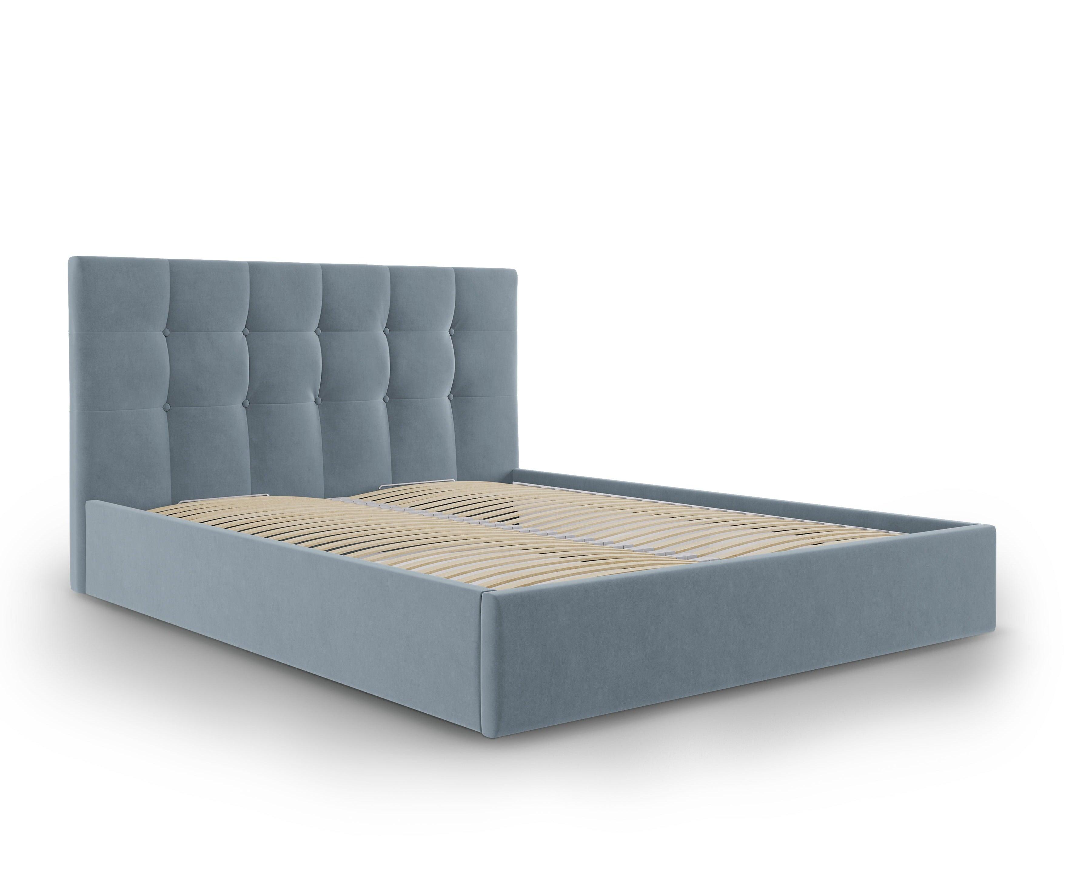 Łóżko aksamitne z pojemnikiem na pościel PHAEDRA jasnoniebieski, Micadoni, Eye on Design