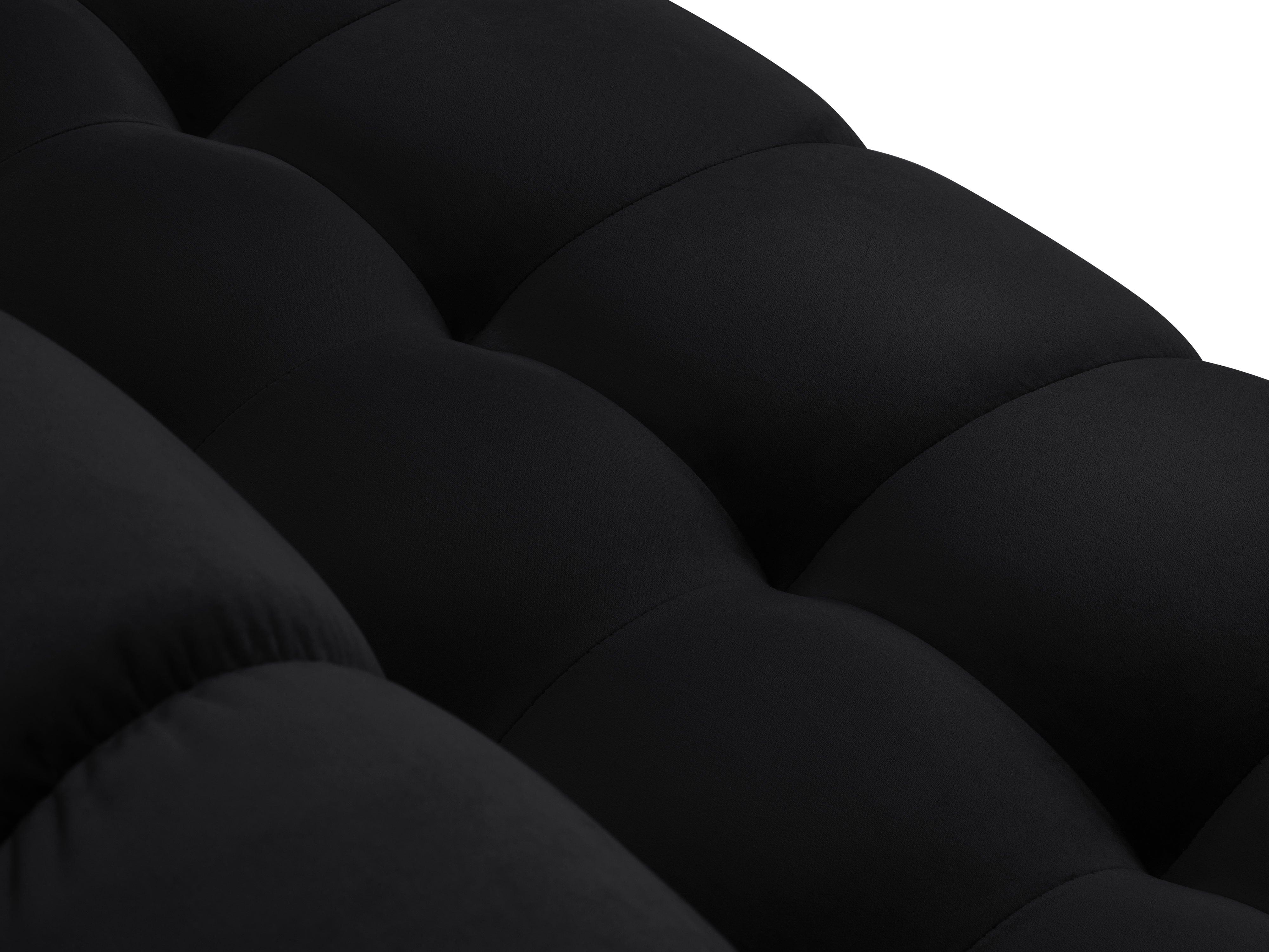 pikowane czarne siedzenie sofy 