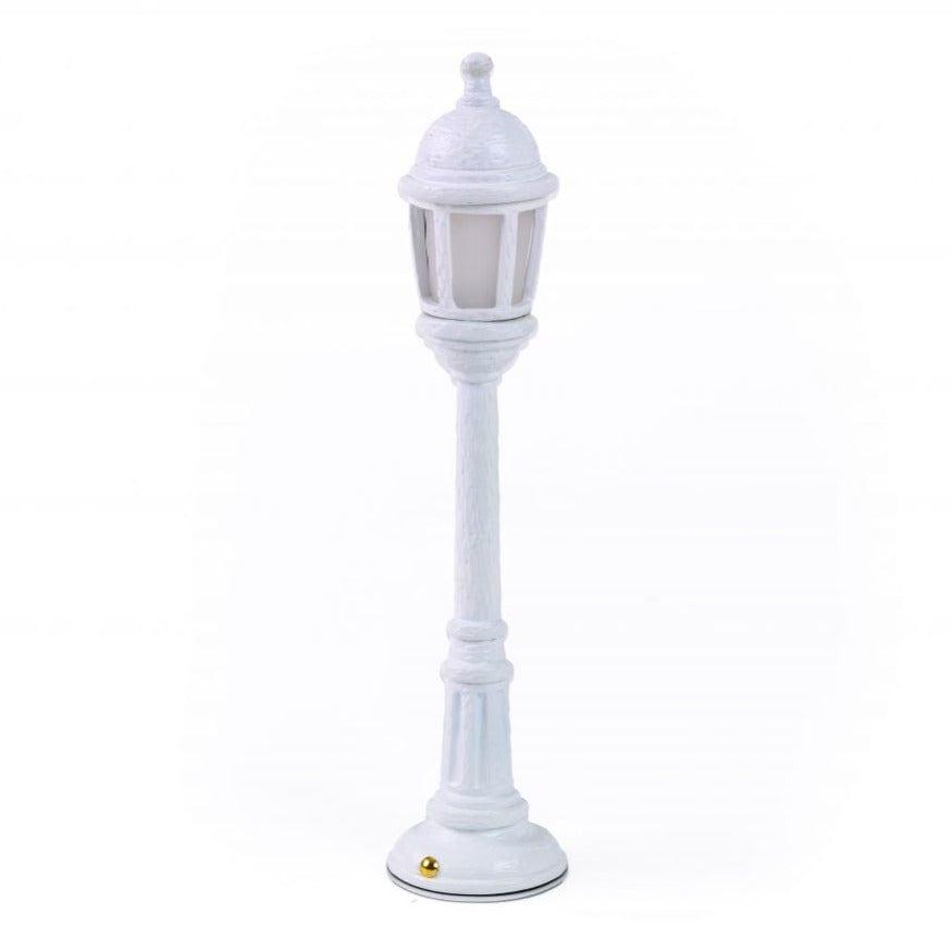 Lampa stołowa STREET LAMP biały Seletti    Eye on Design