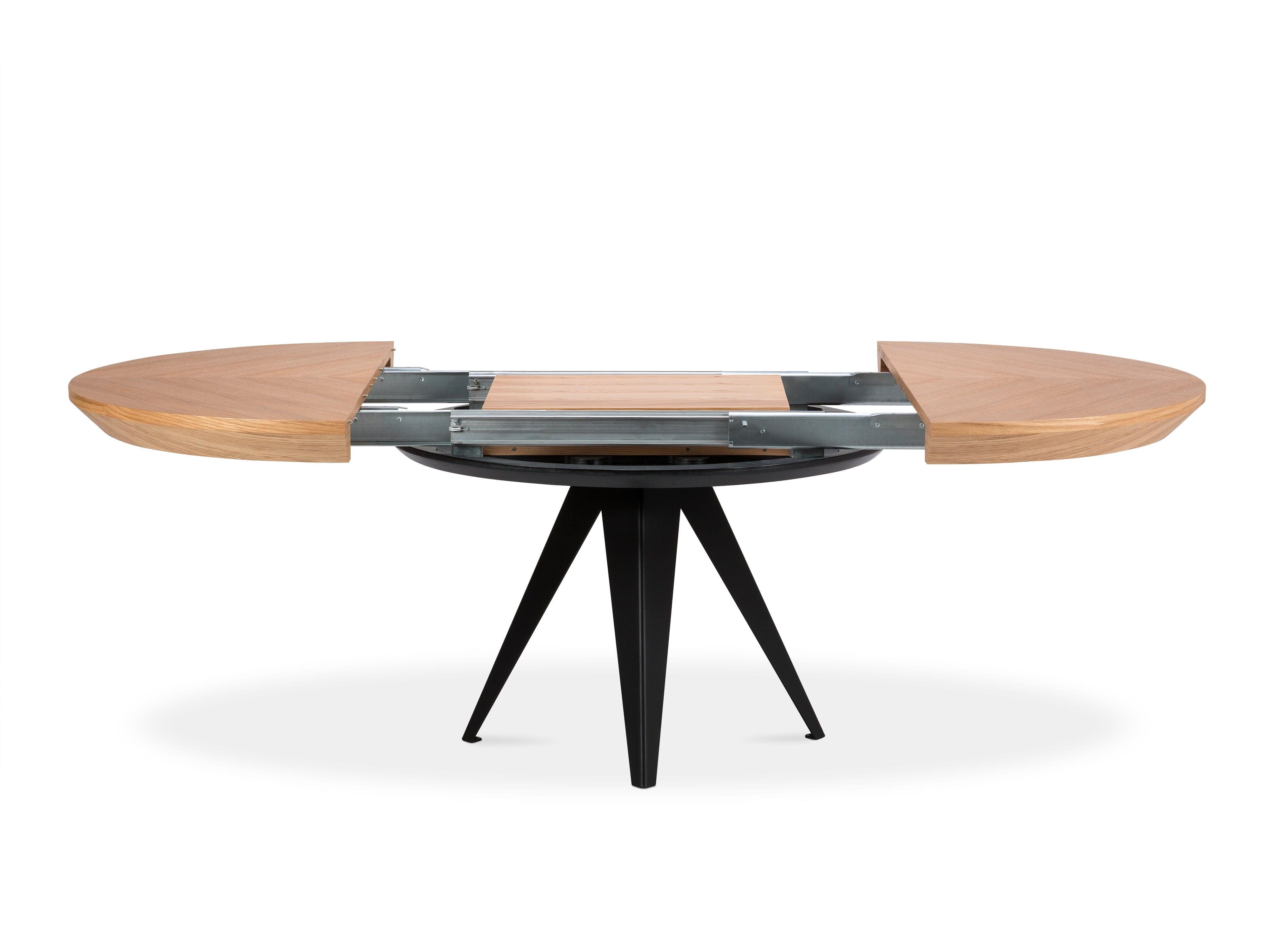 Stół rozkładany z drewna dębowego MAGNUS z czarną podstawą Windsor & Co    Eye on Design