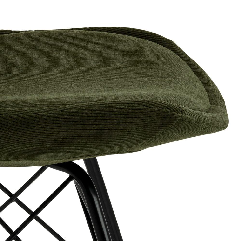 Krzesło NILS oliwkowy sztruksowy z czarną podstawą Actona    Eye on Design