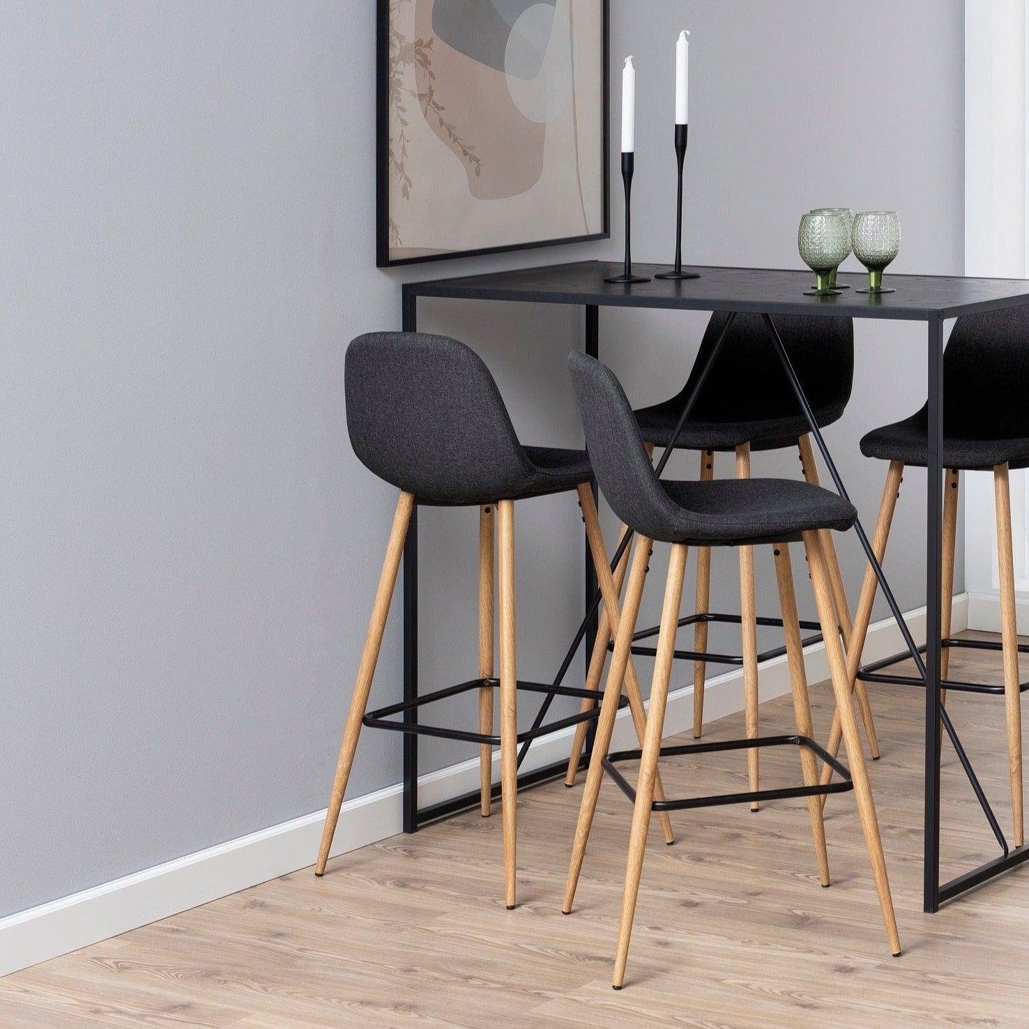 Krzesło barowe LIVIA ciemnoszary z drewnianą podstawą Actona    Eye on Design