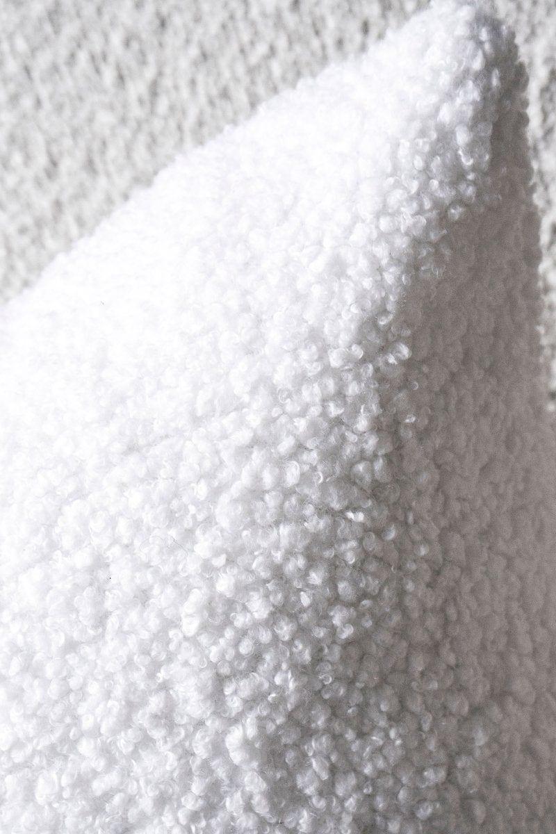 Cozy duża biała poduszka dekoracyjna boucle 50x50, Poduszkowcy, Eye on Design