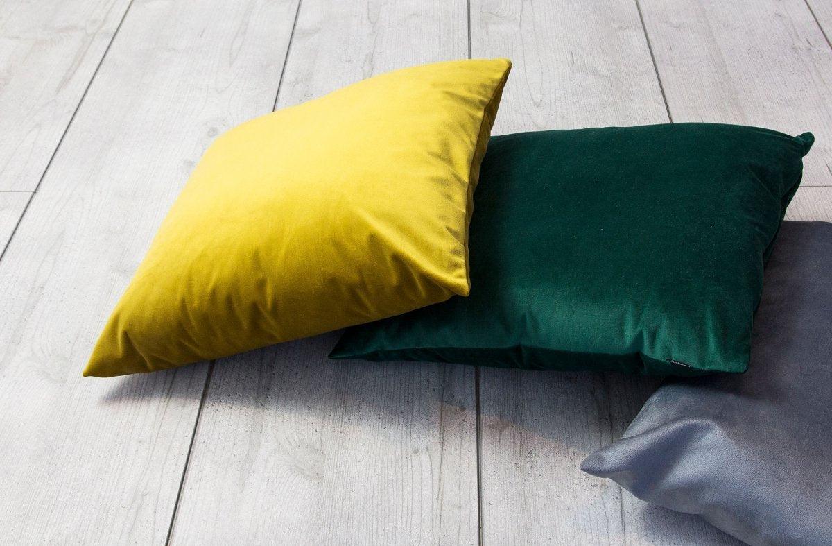 Velvet ciemno zielona poduszka dekoracyjna 45x45, Poduszkowcy, Eye on Design