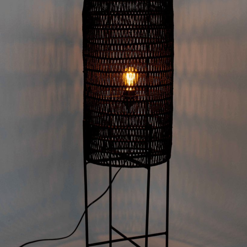 Lampa podłogowa KARI czarny Dutchbone    Eye on Design