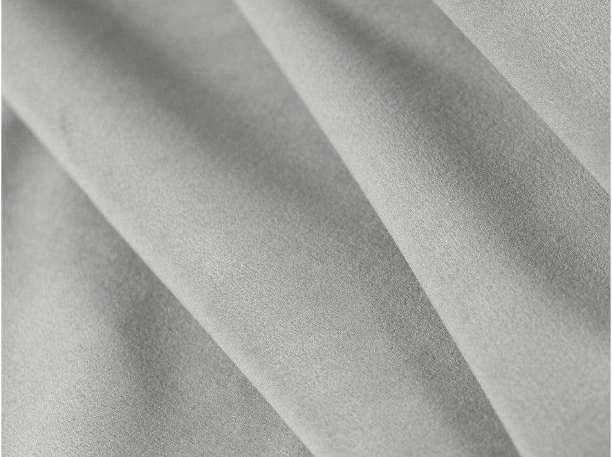 aksamitna srebrna tkanina z połyskiem 