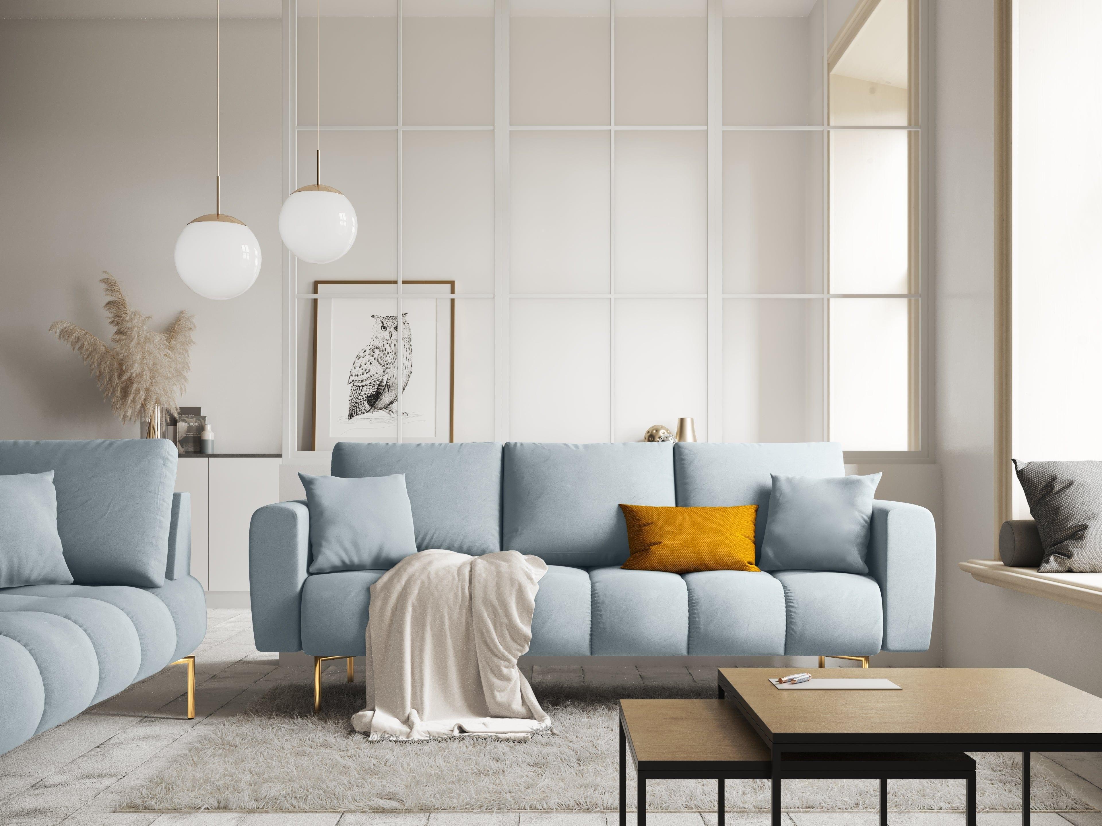 Sofa aksamitna 3-osobowa OCTAVE jasnoniebieski ze złotą podstawą Interieurs 86    Eye on Design