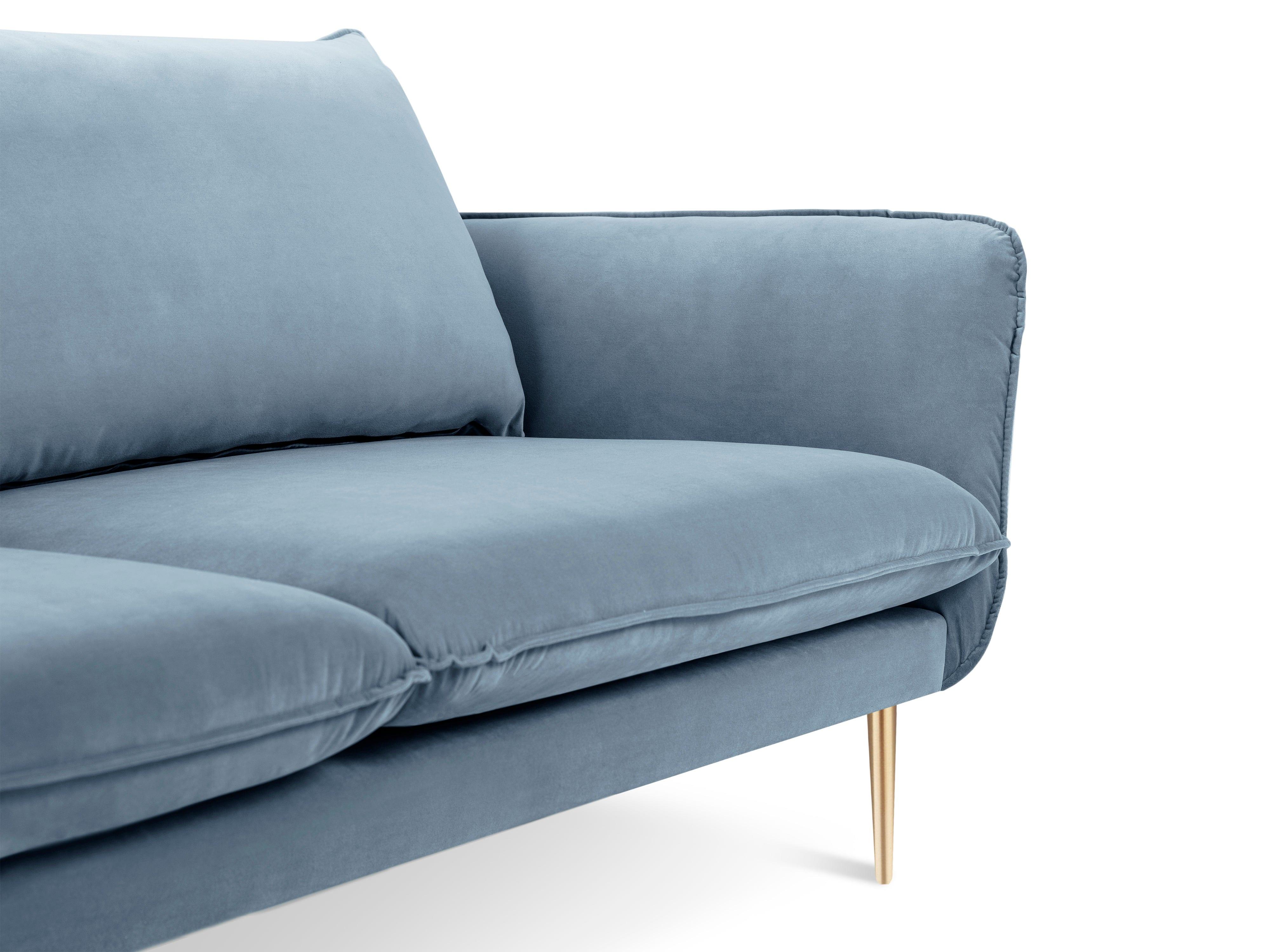 Sofa aksamitna 4-osobowa VIENNA jasnoniebieski ze złotą podstawą Cosmopolitan Design    Eye on Design