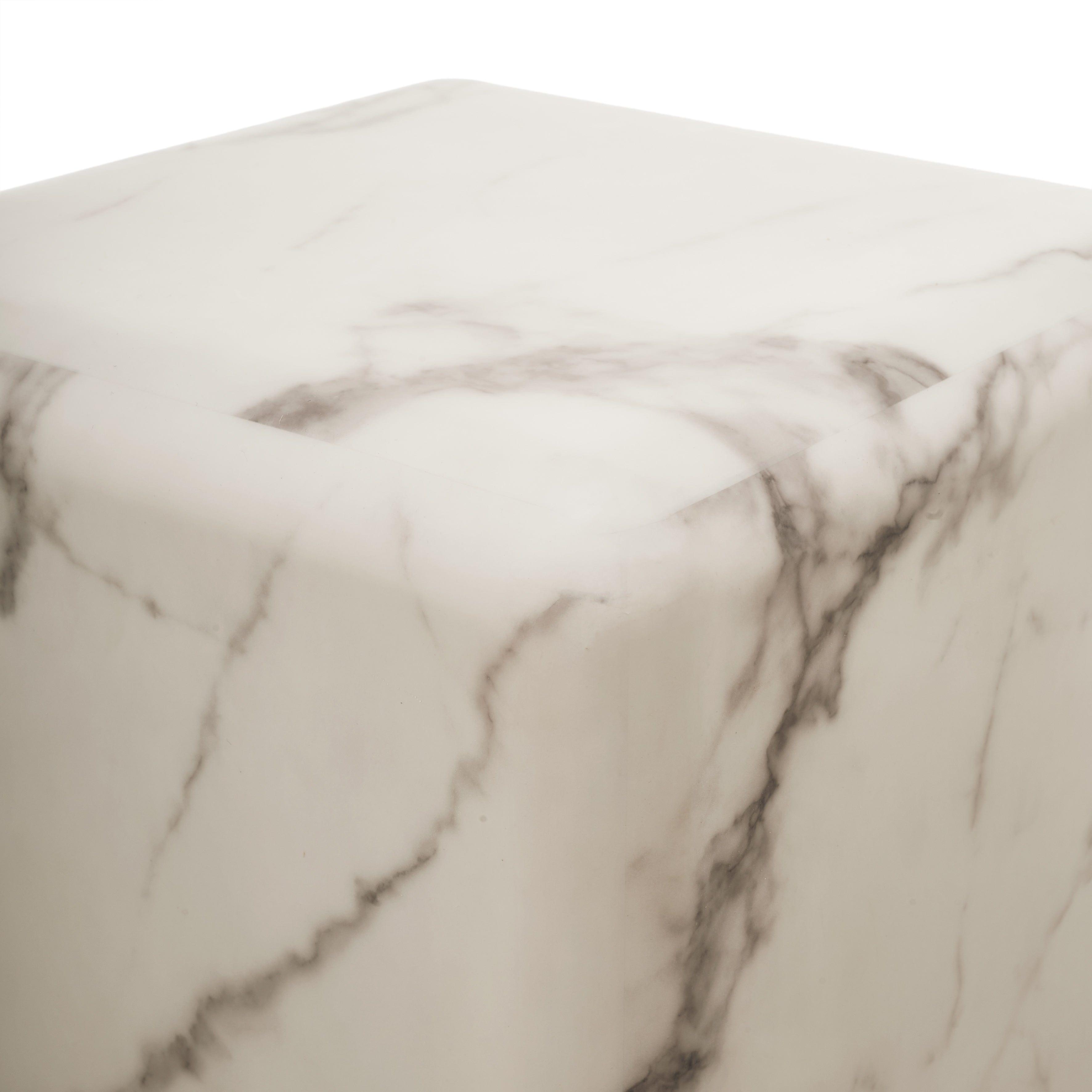 Stolik MARBLE LOOK biały Pols Potten    Eye on Design