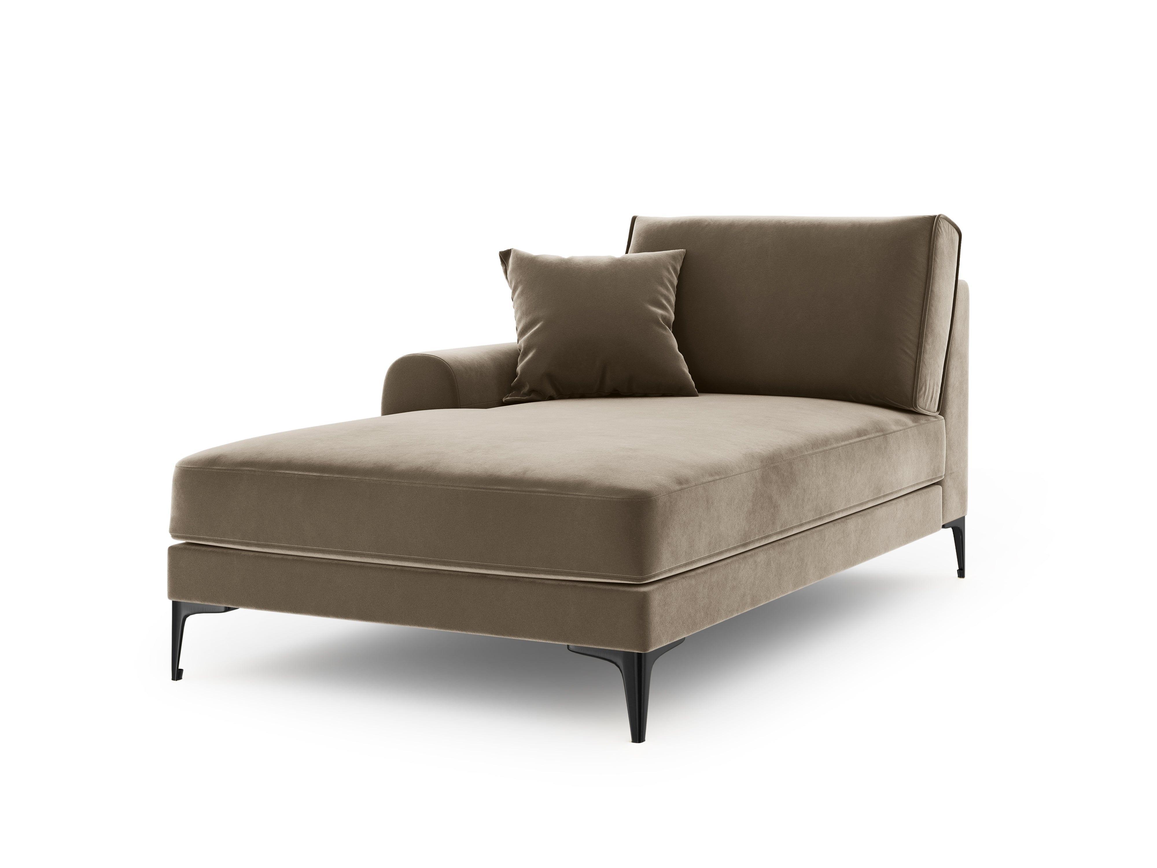 Szezlong aksamitny lewostronny MADARA cappuccino z czarną podstawą Mazzini Sofas    Eye on Design