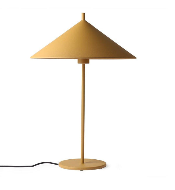 Lampa stołowa TRIANGLE musztardowy HKliving    Eye on Design